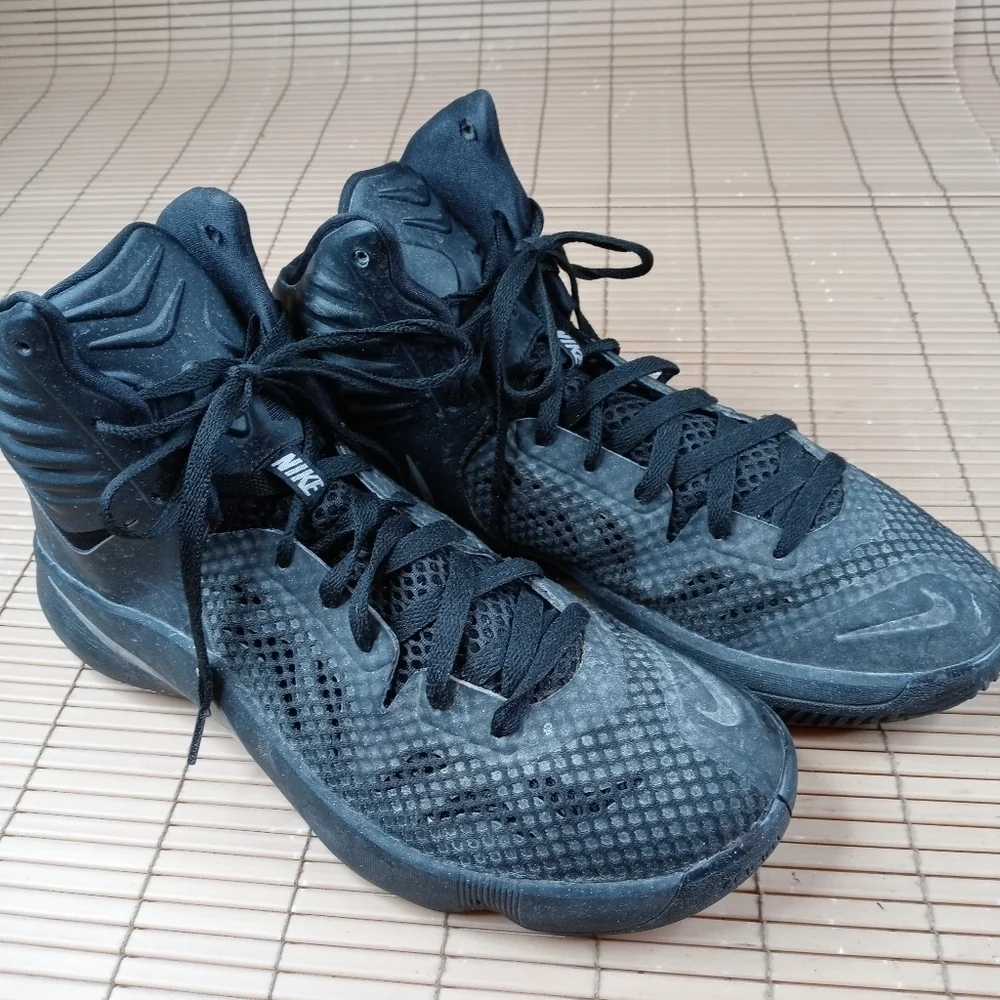 NIKE Zoom Hyperfuse 2014 Shoe - Black - Men Size 11.5 - 684591 001. 200pm